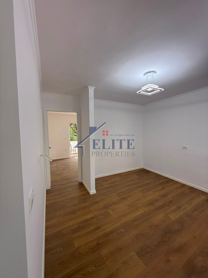 Xhamlliku, apartament 1+1 në shitje