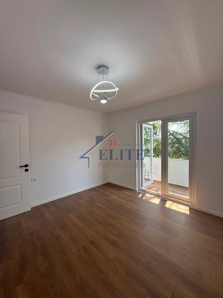 Xhamlliku, apartament 1+1 në shitje