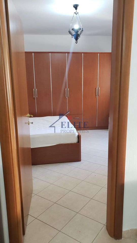 Bllok, apartament 1+1 me qira – pranë Xheko Imperial