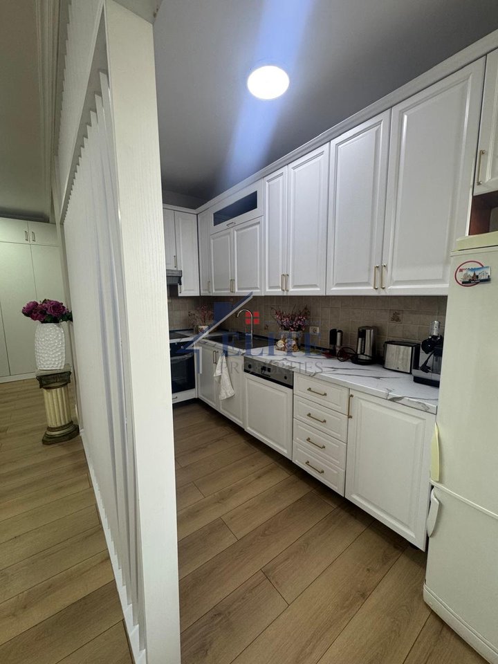 Opposite the Parliament, 2+1 apartment for rent