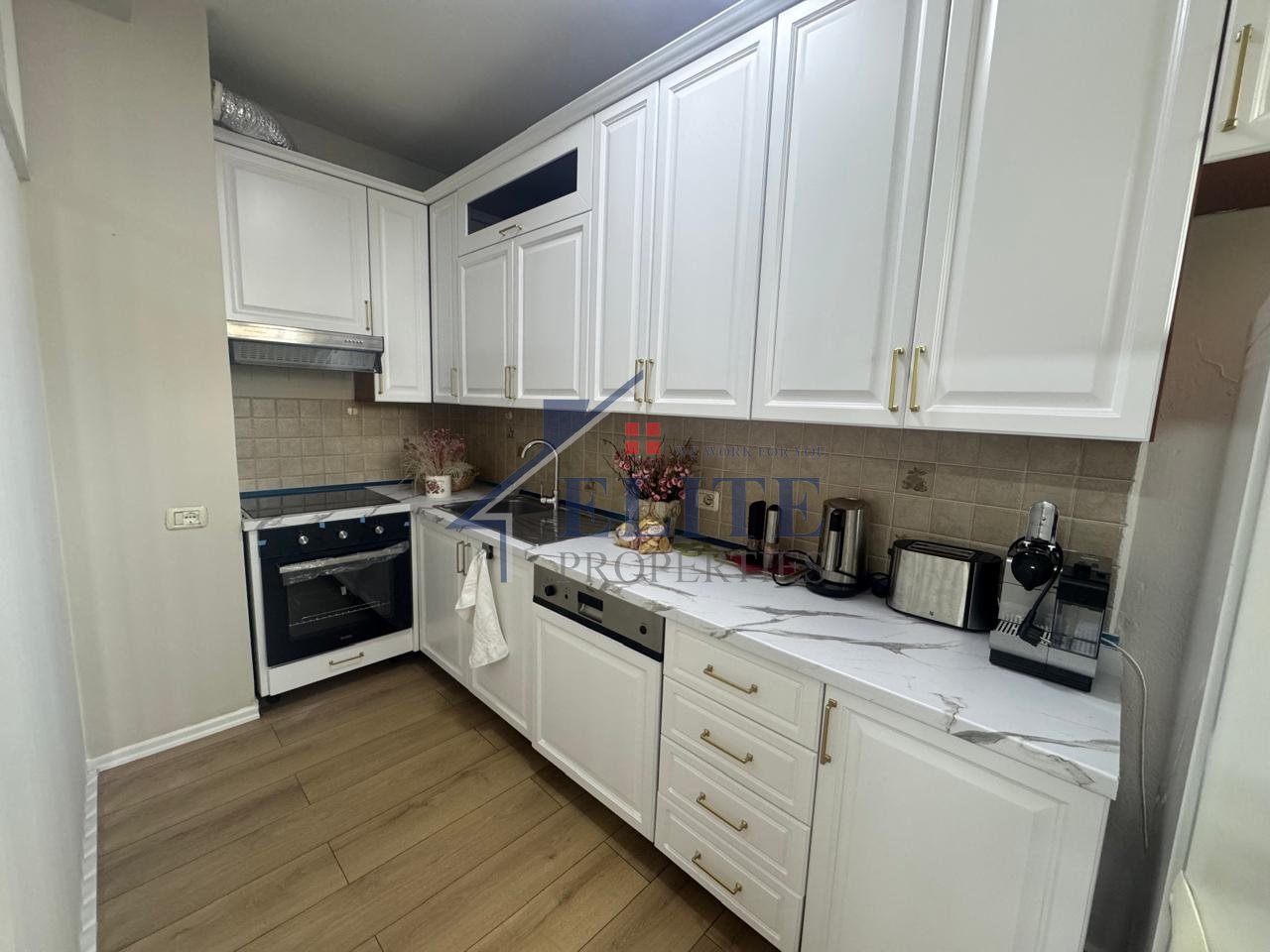 Opposite the Parliament, 2+1 apartment for rent