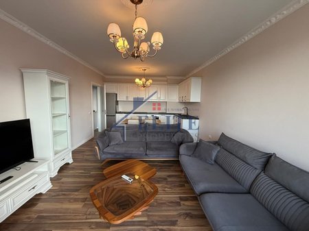 Liqeni i Thatë, apartament 2+1+2 në shitje