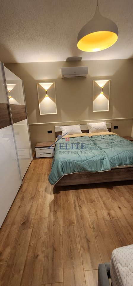 Brryli, apartament 1+1+oborr + 2 poste parkimi me qira