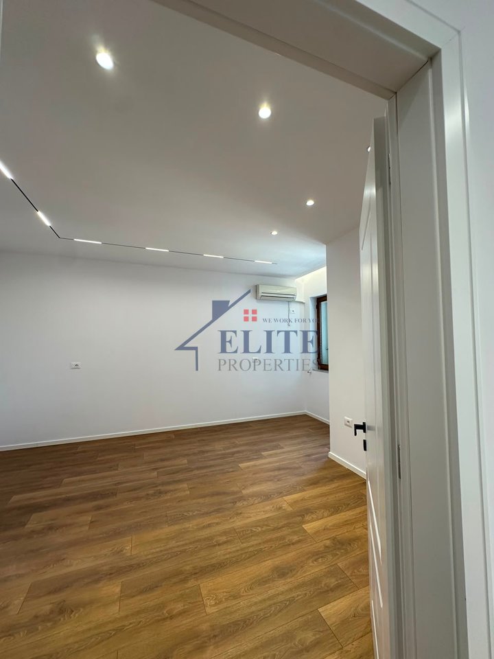 Pranë Urës së Nisharaku, apartament 2+1 në shitje