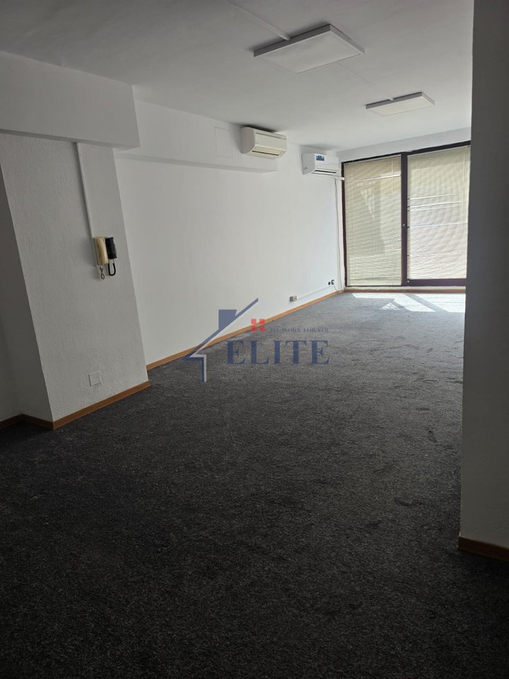 Ufficio in affitto nel centro, vicino a Toptani Center