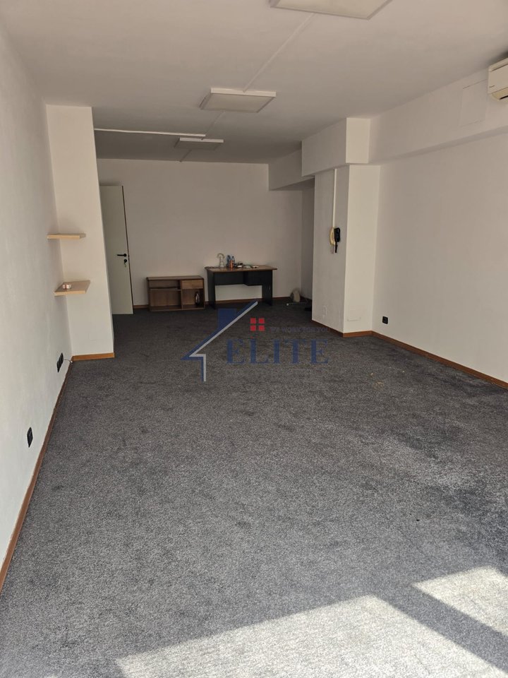 Ufficio in affitto nel centro, vicino a Toptani Center