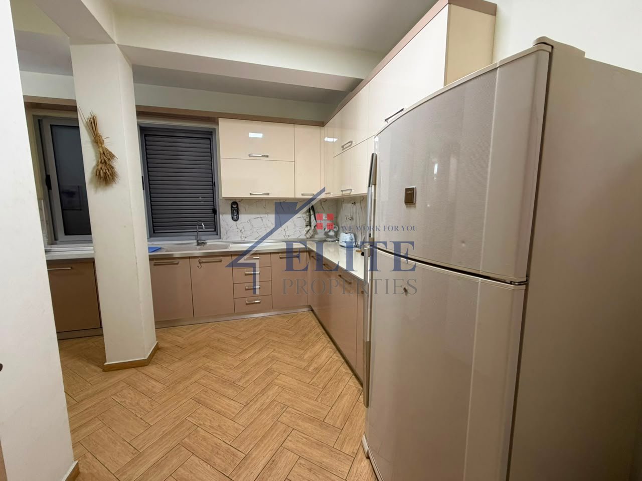Vicino a Zogu i Zi, appartamento 3+1 in affitto - Secondo piano di una villa