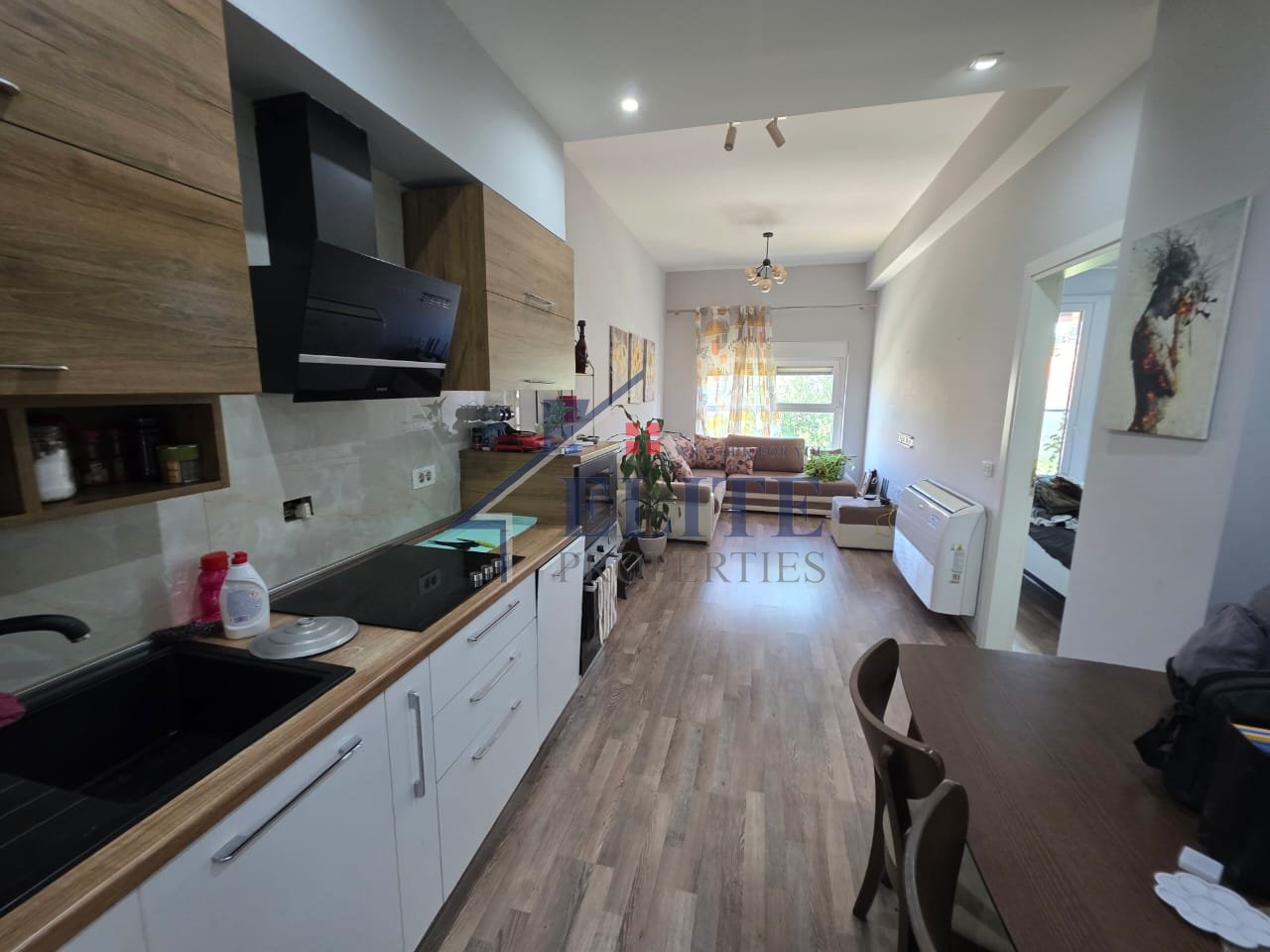 Ali Demi, Kompleksi Mangalem, apartament 1+1 ne shitje