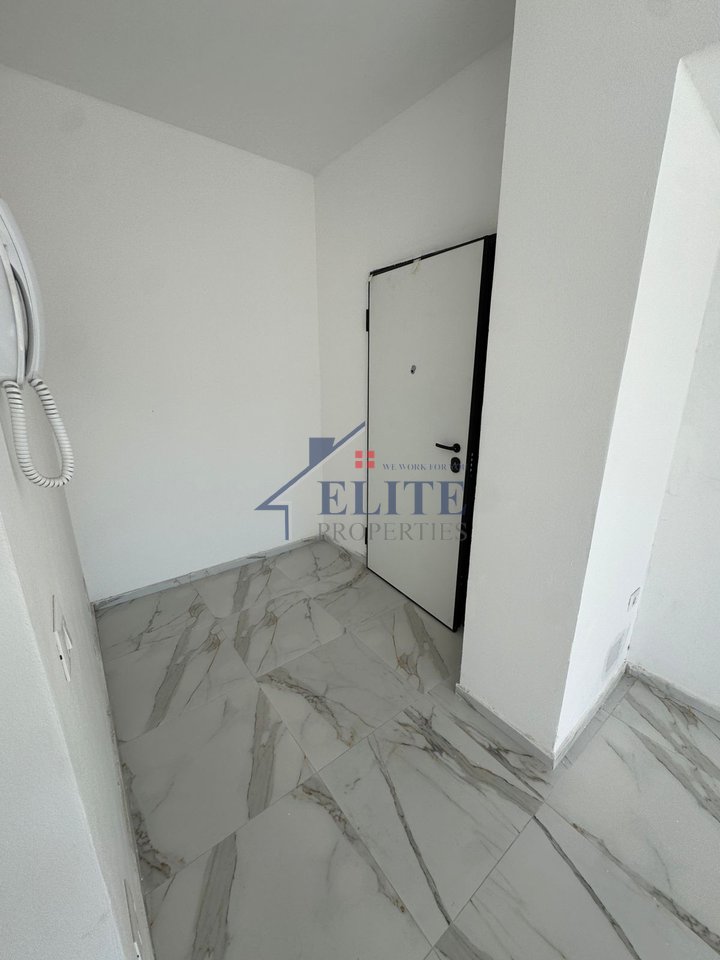 Aura Complex, ne rrugen Dritan Hoxha, zyre me qera