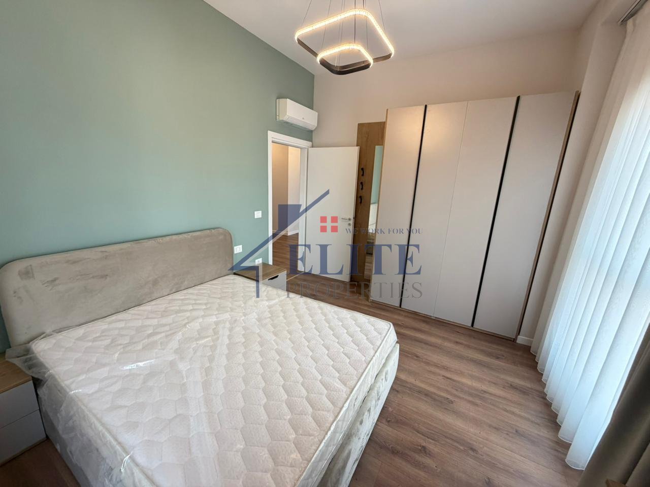 Rruga Dritan Hoxha – jepet apartament 2+1+2 me qira, Kompleksi Aura