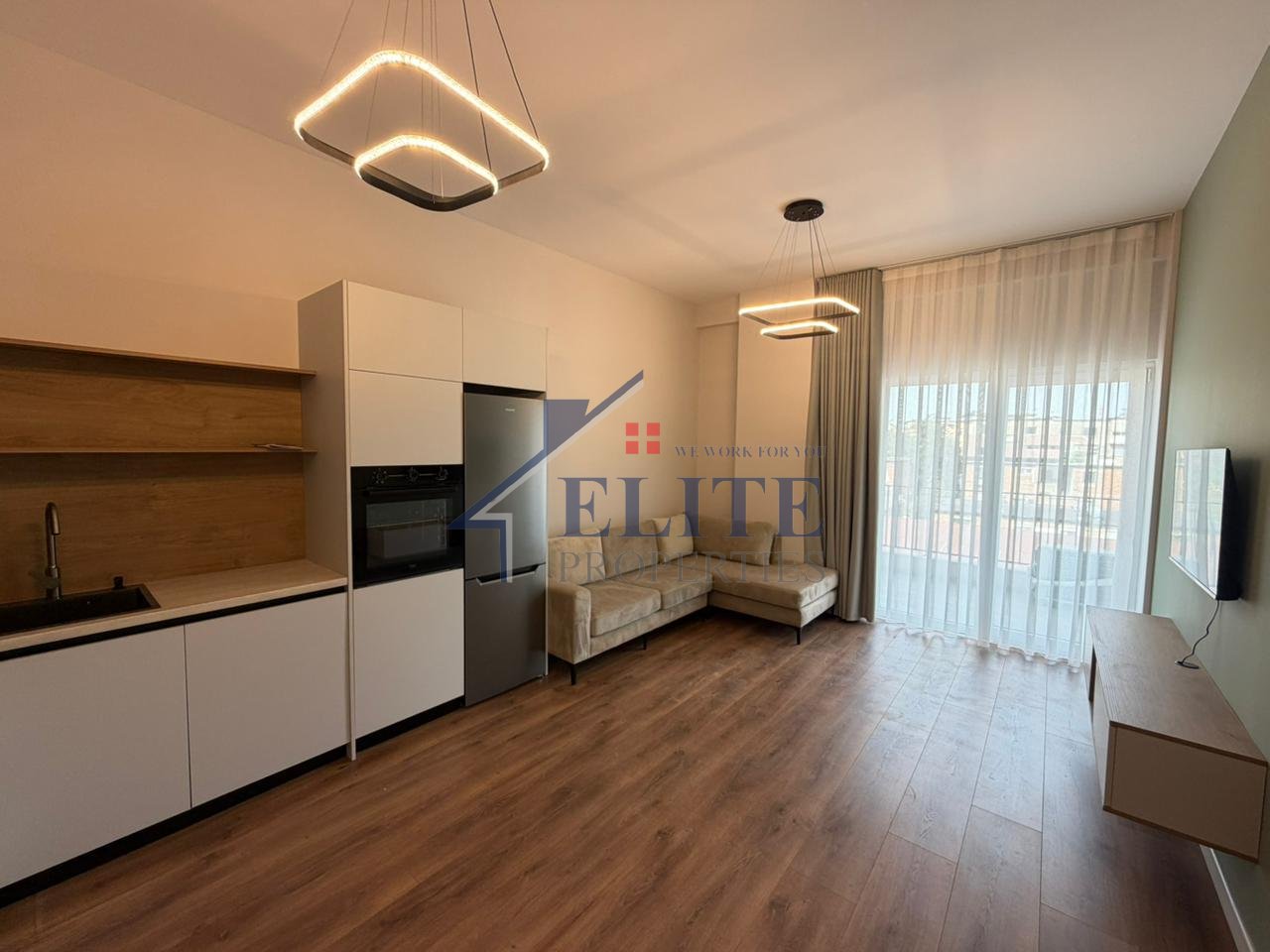 Rruga Dritan Hoxha – jepet apartament 2+1+2 me qira, Kompleksi Aura