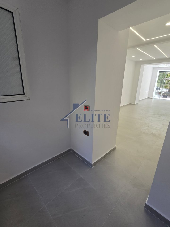 Opposite the New Maternity, shop for rent