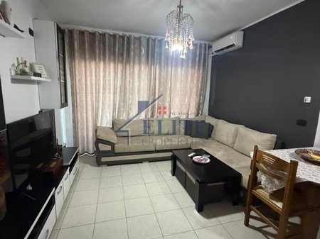 Fusha e Aviacionit – apartament 1+1 për qira