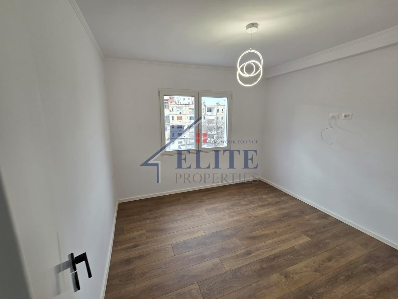 Ali Demi, apartament 1+1 në shitje