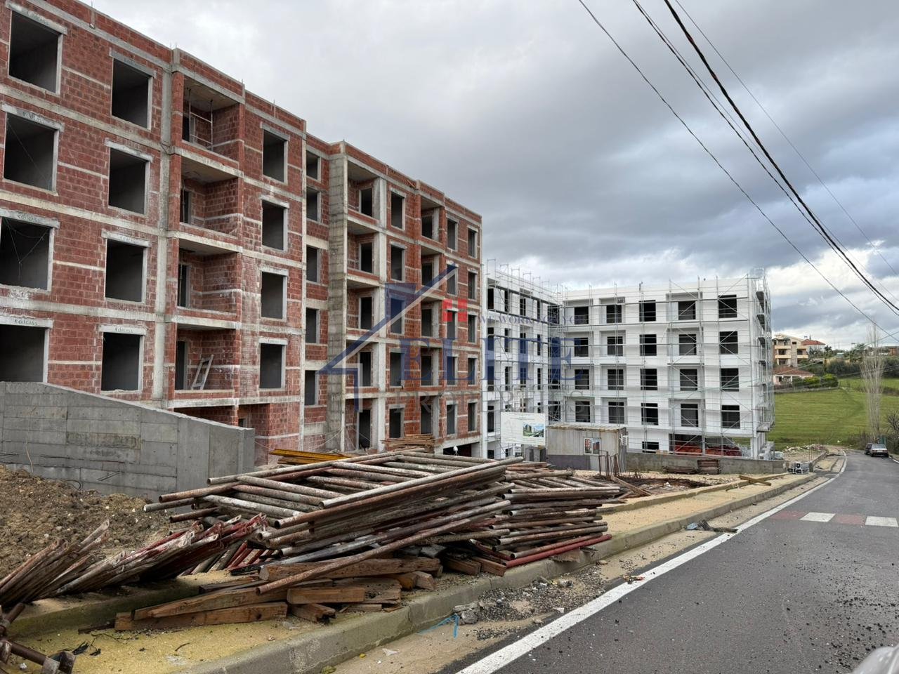 Family Residence Paskuqan, apartament 2+1 në shitje