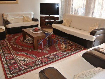 Rruga e Kavajes, prane Qendres se Tiranes, apartament 1+1 me qera