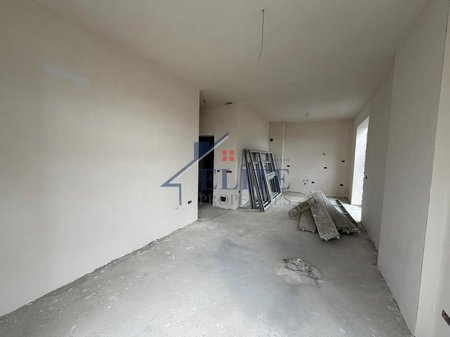 Ish Fusha e Aviacionit, apartament 2+1 në shitje