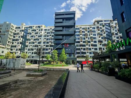Square 21 Rruga e Kavajës, apartament 3+1 në shitje