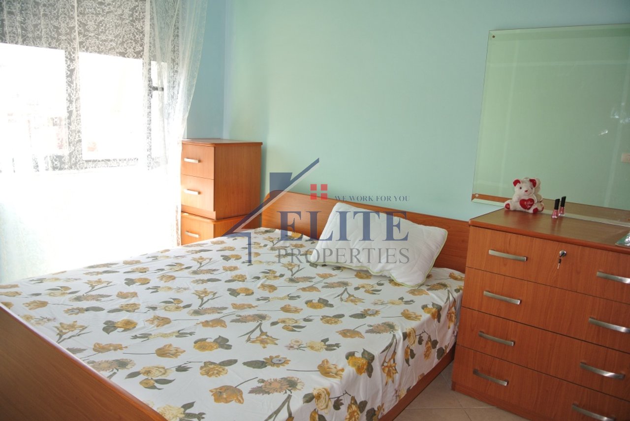 Rruga e Kavajes, prane Qendres se Tiranes, apartament 1+1 me qera