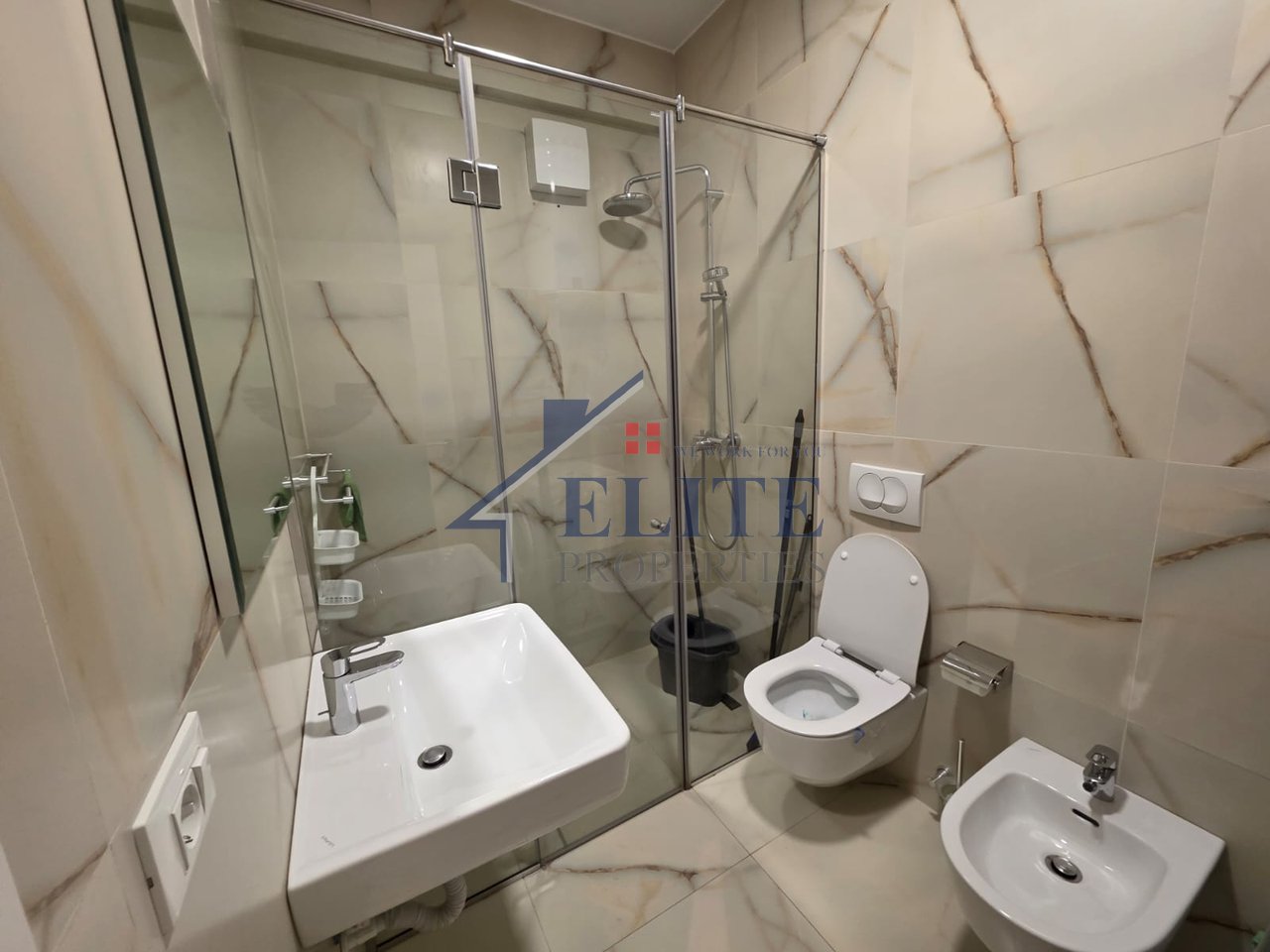 Foleja e Gjelber, apartament 2+1+2 me qira