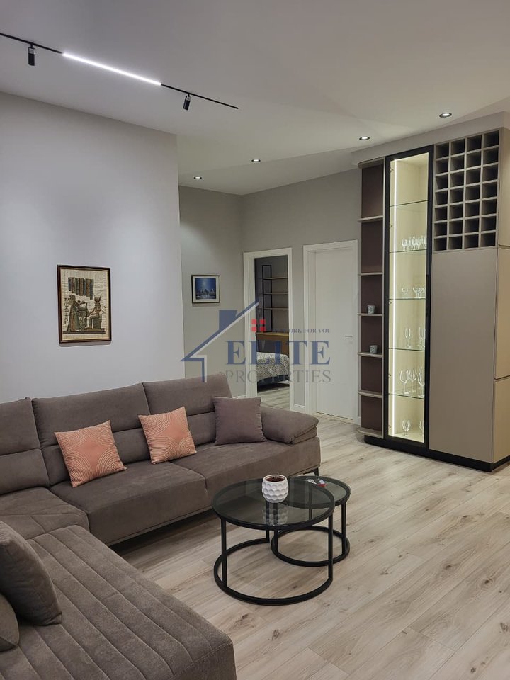 Pranë Ministrisë së Jashtme - apartament 2+1 me qira