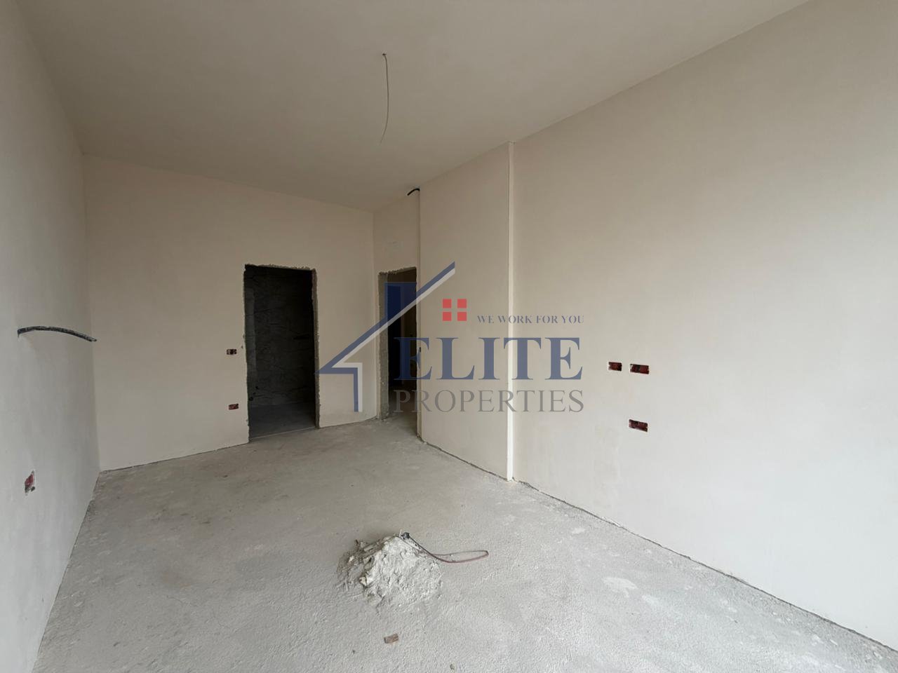 Ish Fusha e Aviacionit, apartament 2+1 në shitje