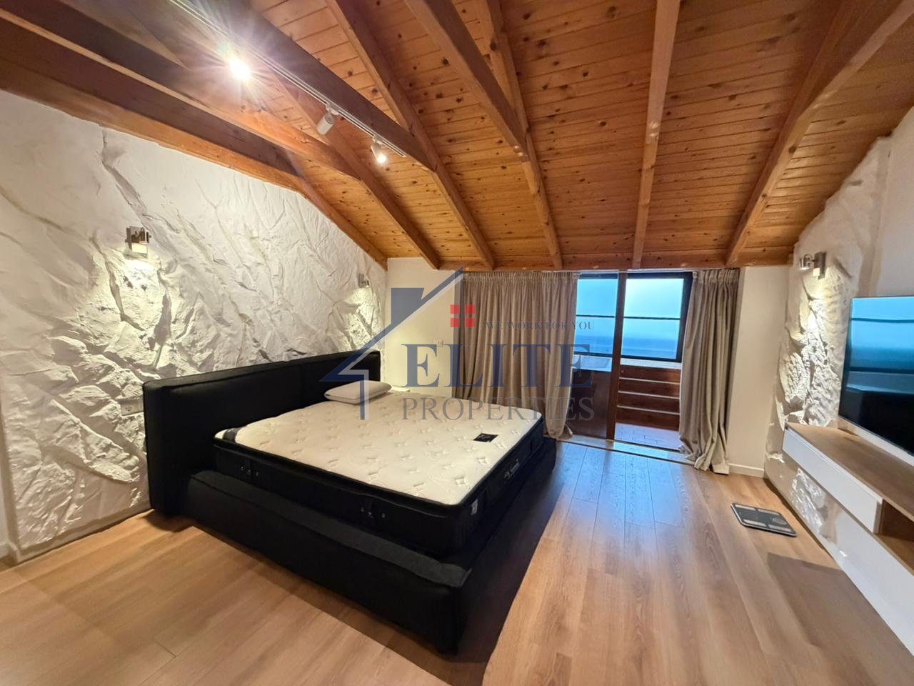 Pranë Teg-ut, vilë me qira