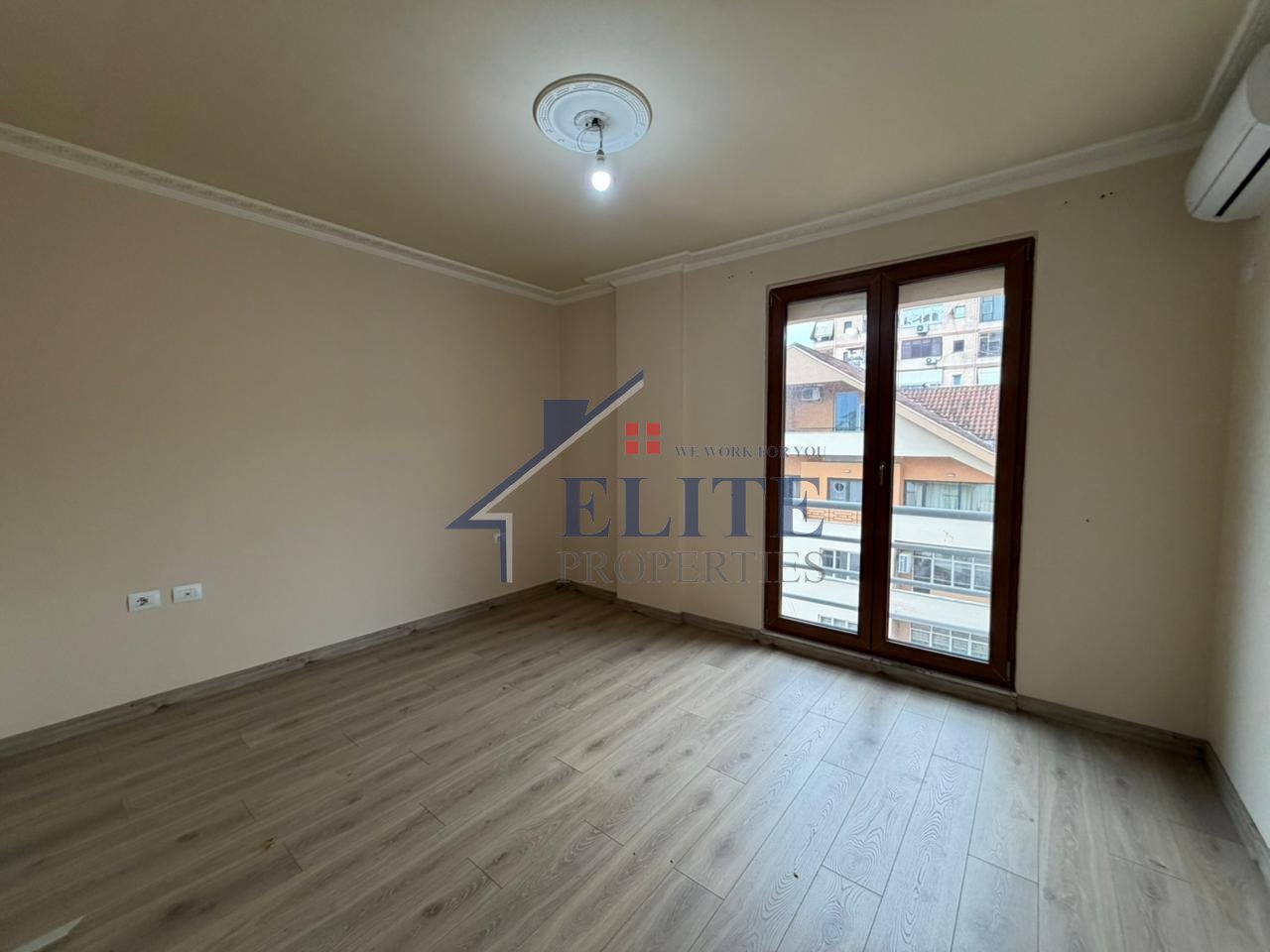 Ish Bllok- zyre me qira