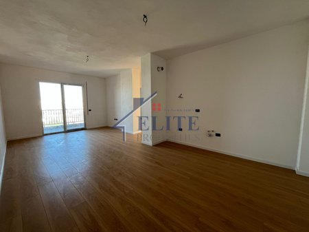 Kamëz, 2+1 apartment for sale