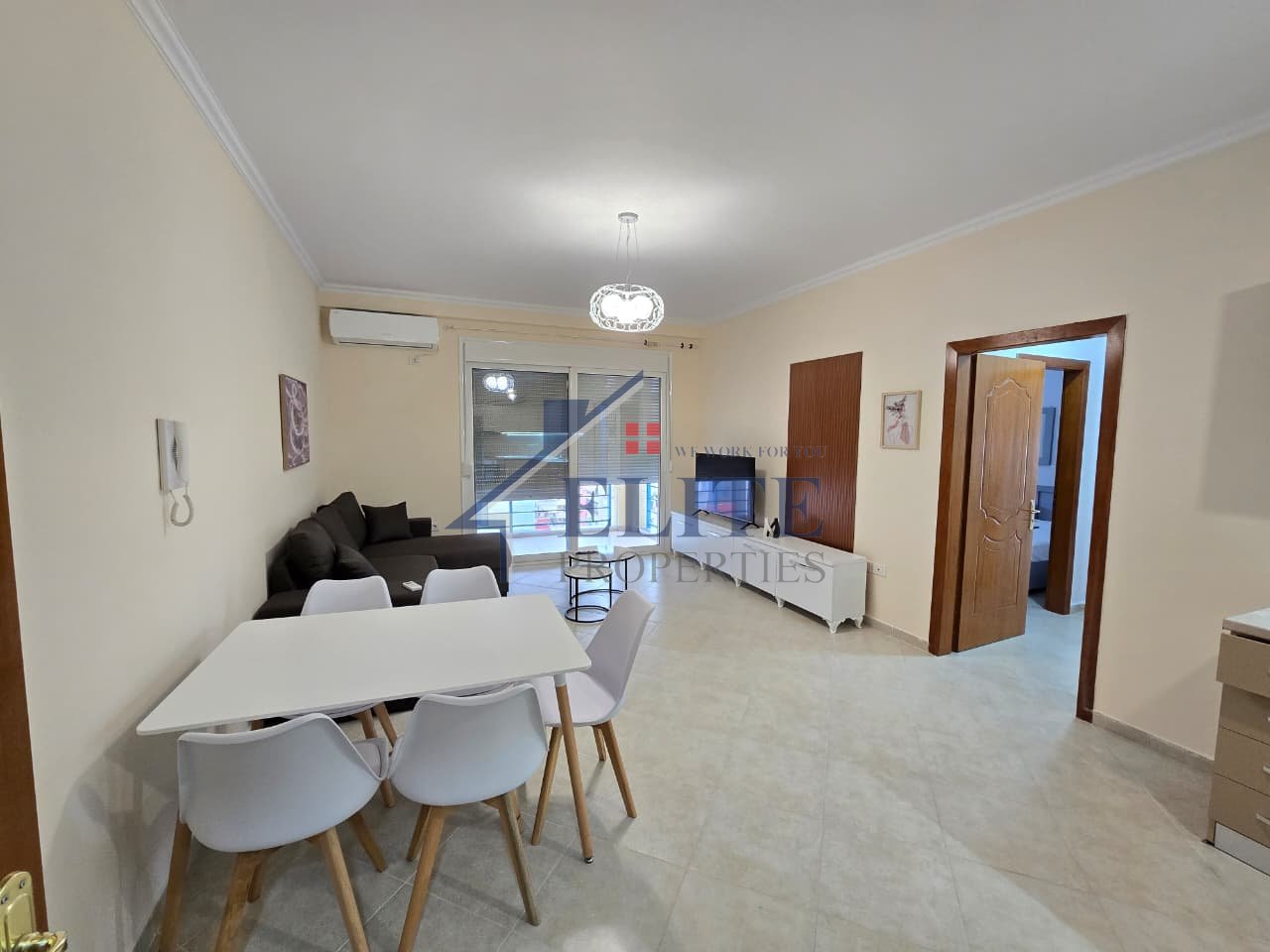 Yzberisht, appartamento con due camere da letto in affitto