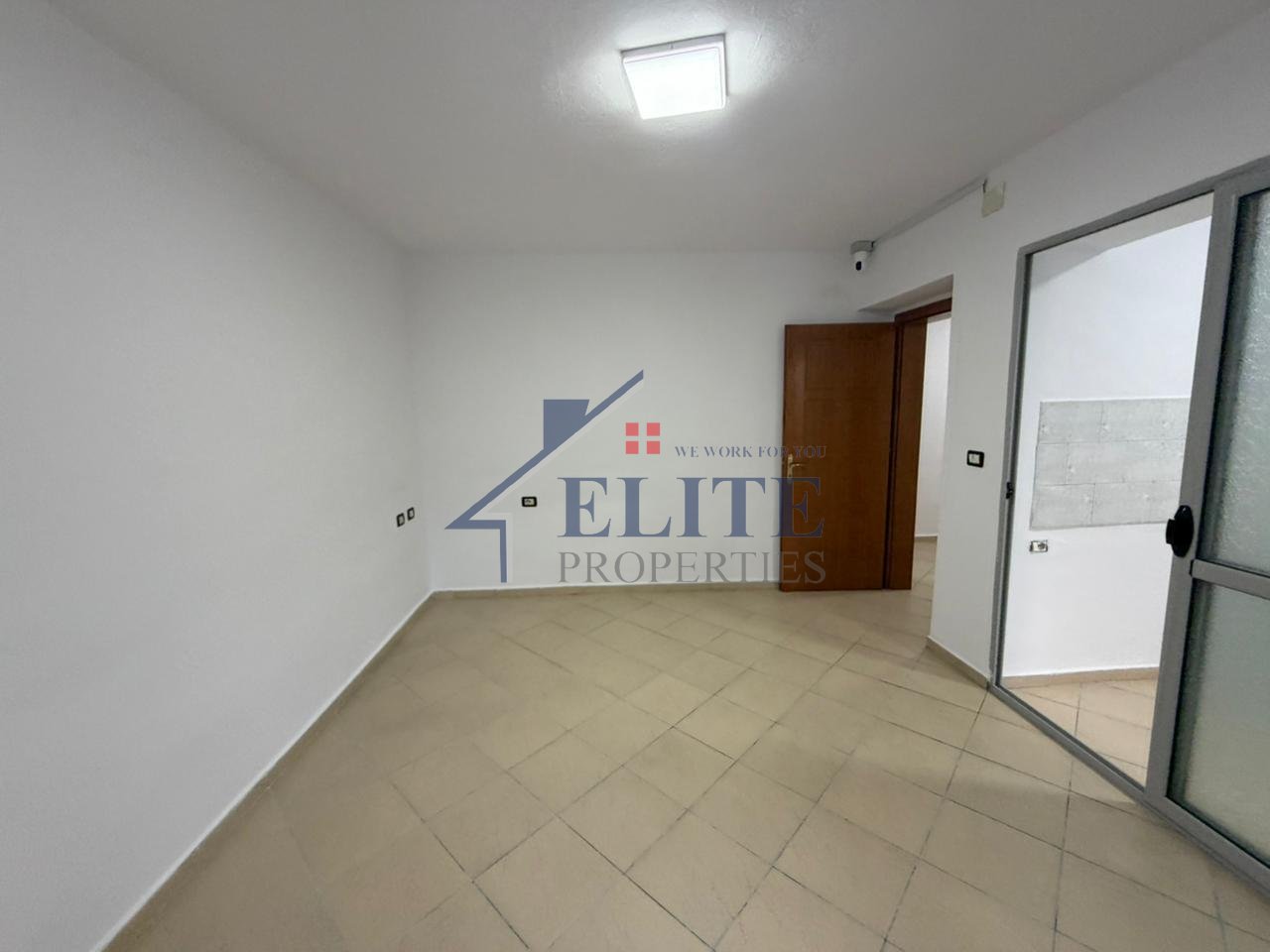 Via di Durazzo, ufficio in affitto