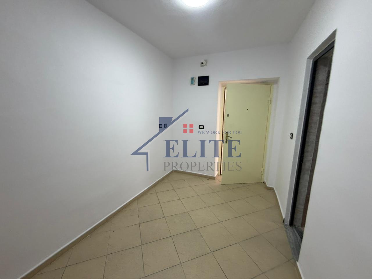 Via di Durazzo, ufficio in affitto