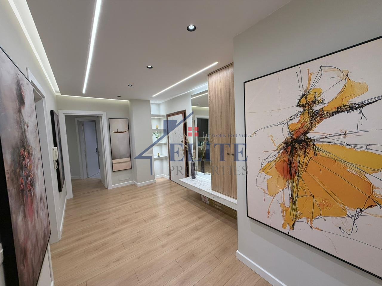 Zogu i Zi, apartament 2+1 në shitje