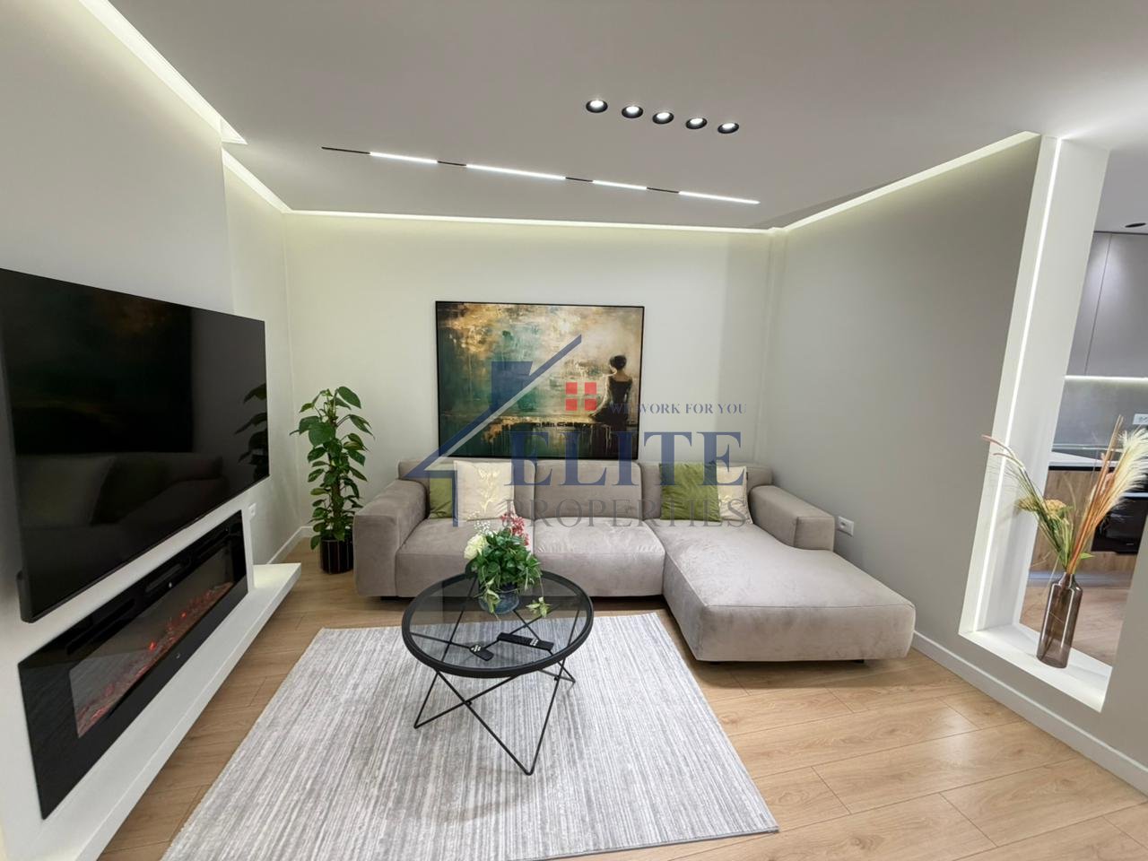 Zogu i Zi, apartament 2+1 në shitje