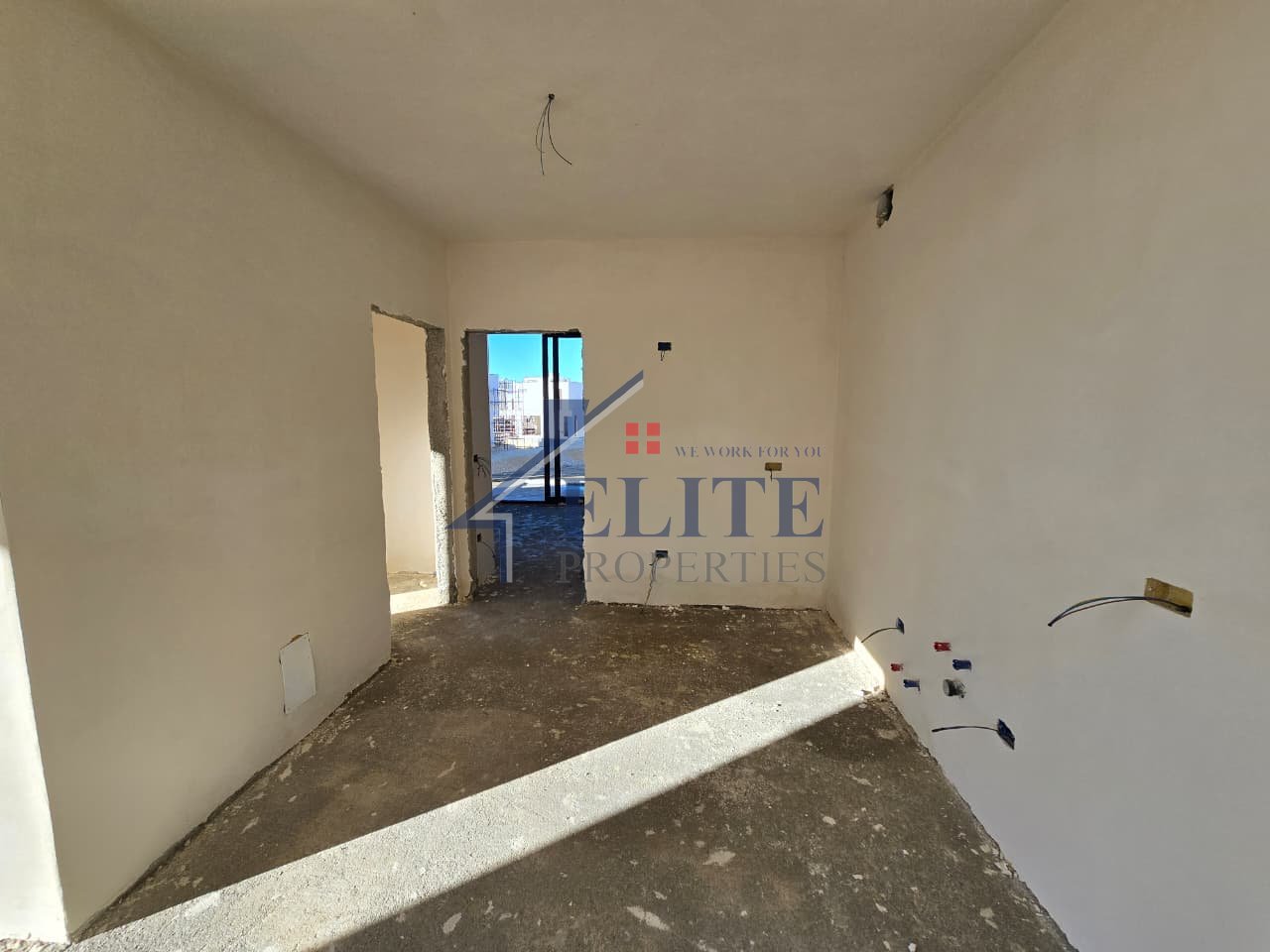 Porto Lalzi Hamallaj, apartament 2+1 në shitje