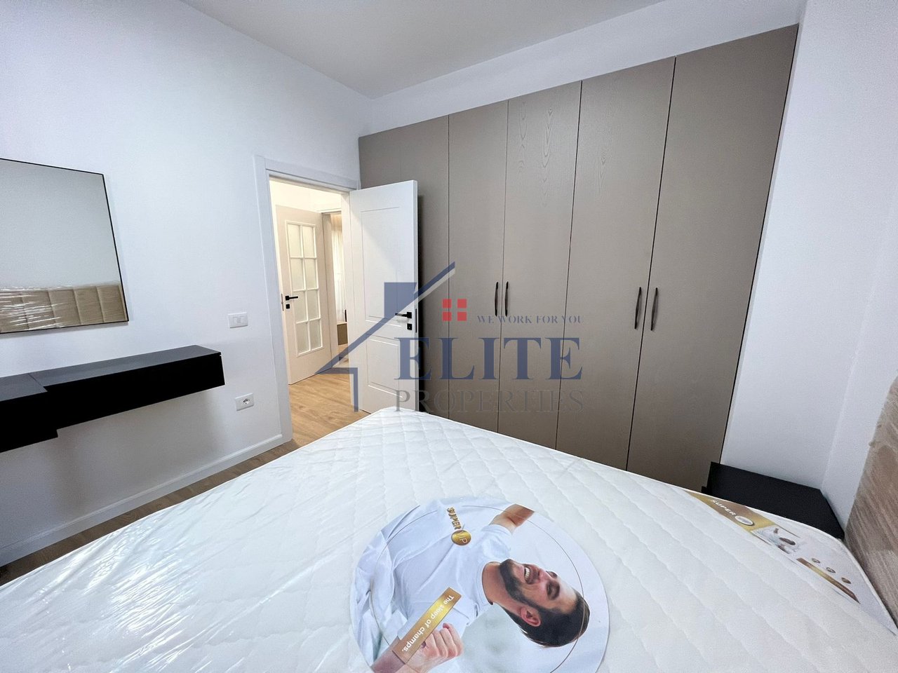 Zogu i Zi, tek Ring Center, apartament modern 2+1 me qira