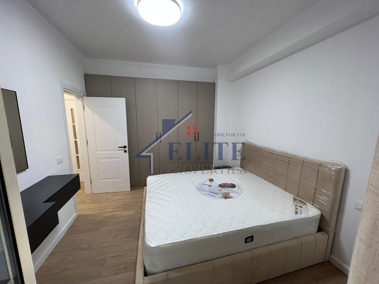 Zogu i Zi, tek Ring Center, apartament modern 2+1 me qira