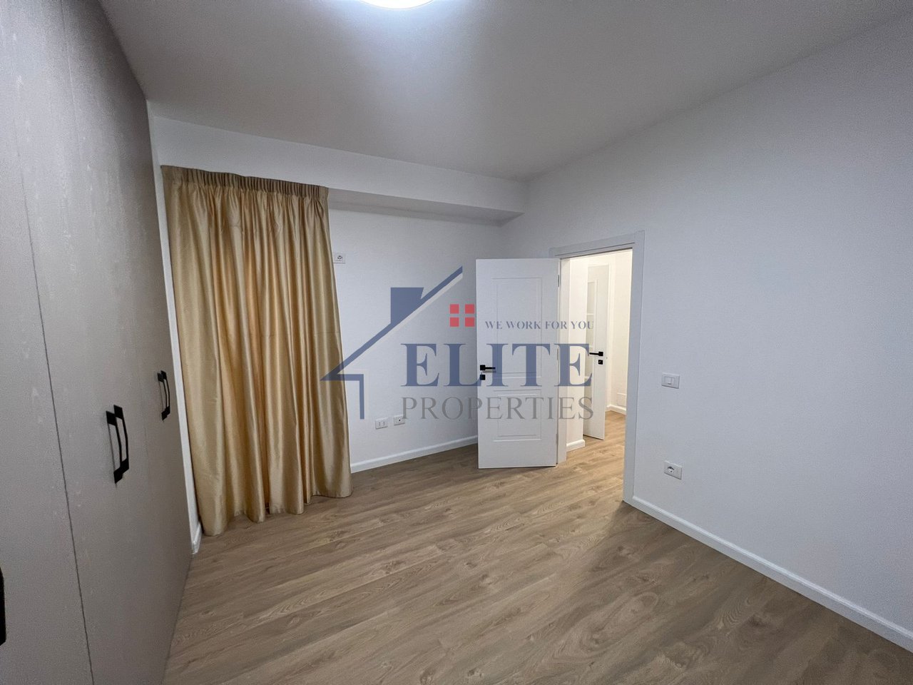 Zogu i Zi, tek Ring Center, apartament modern 2+1 me qira