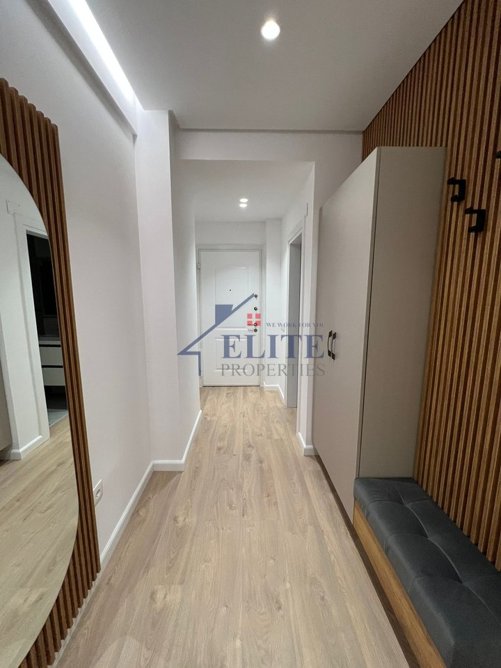 Zogu i Zi, tek Ring Center, apartament modern 2+1 me qira