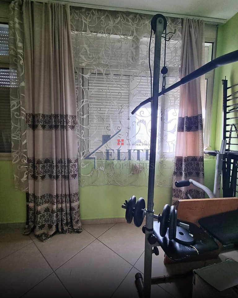 Zogu i Zi, apartament 2+1 me qera