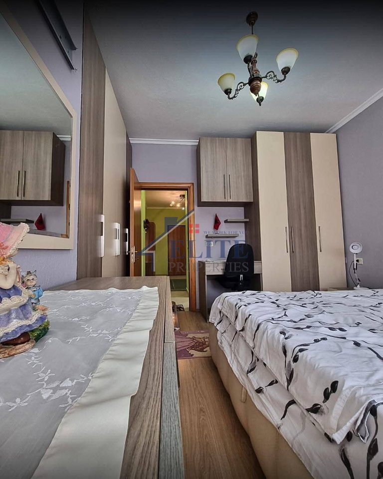 Zogu i Zi, apartament 2+1 me qera