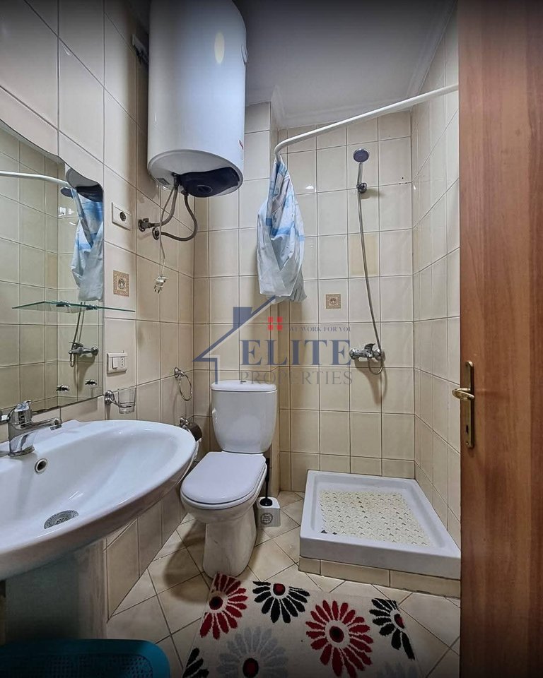 Zogu i Zi, apartament 2+1 me qera