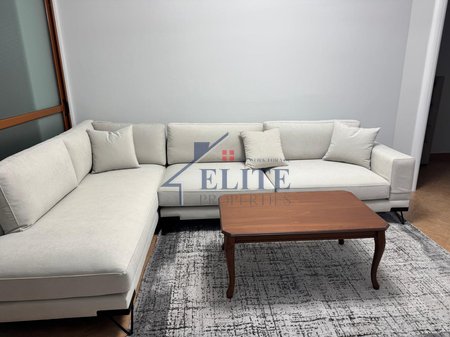 Rruga e Kavajës – apartament 2+1 me qira