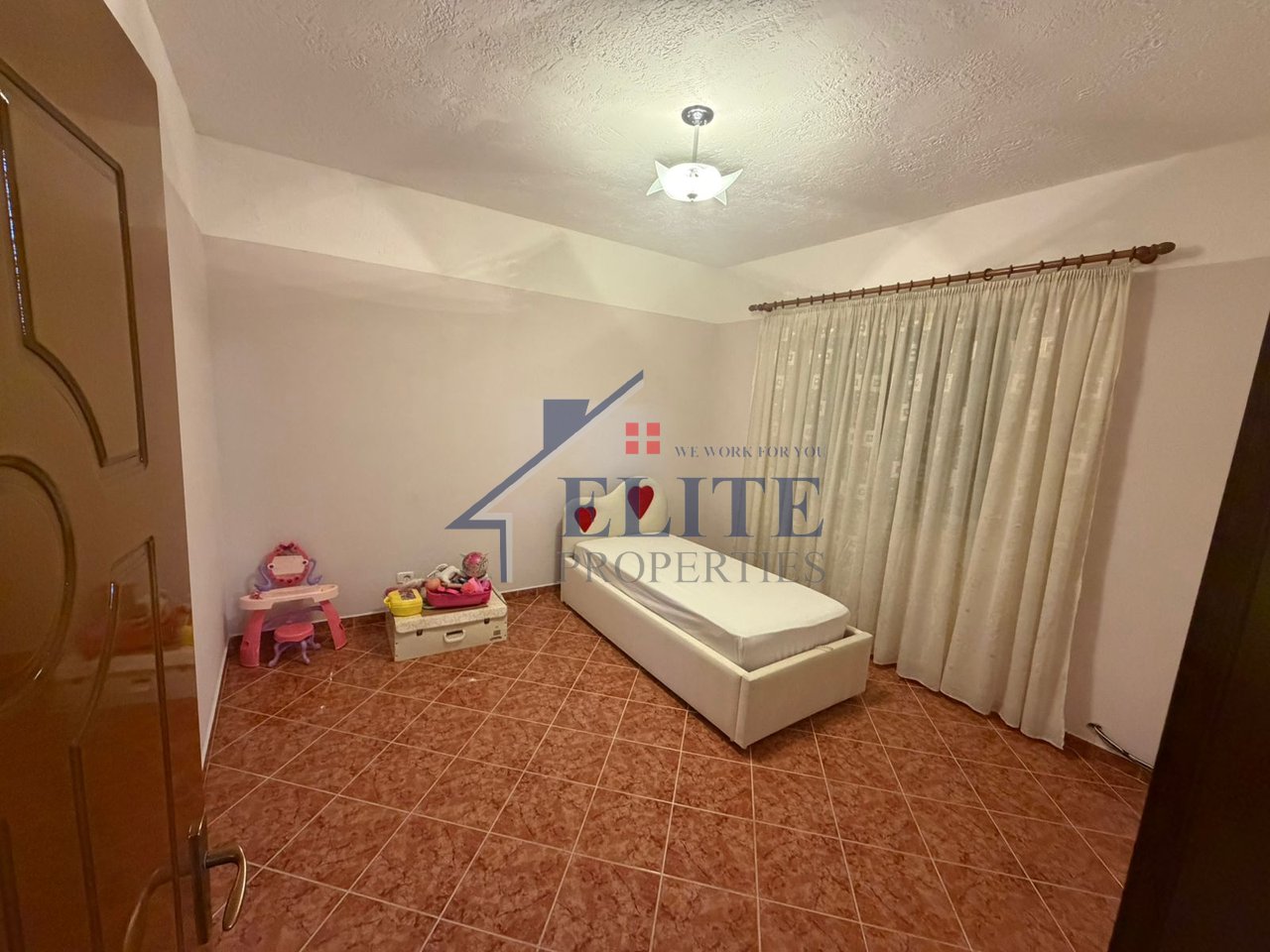 Zogu i Zi – two bedroom apartment for rent