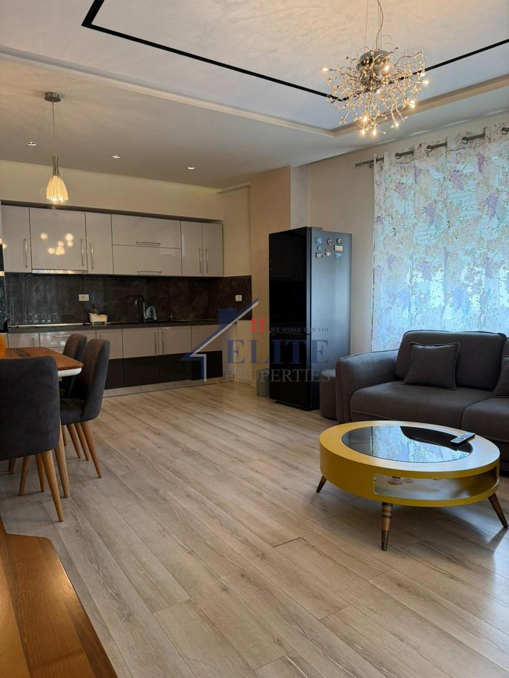 Komuna e Parisit  –  apartament 2+1+2 me qira