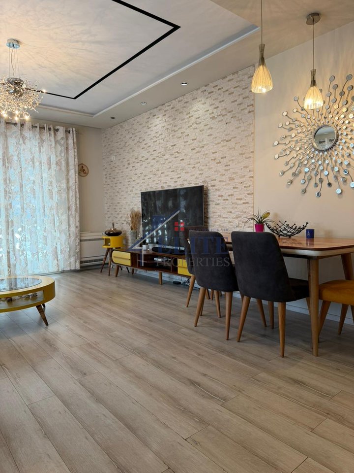 Komuna e Parisit  –  apartament 2+1+2 me qira