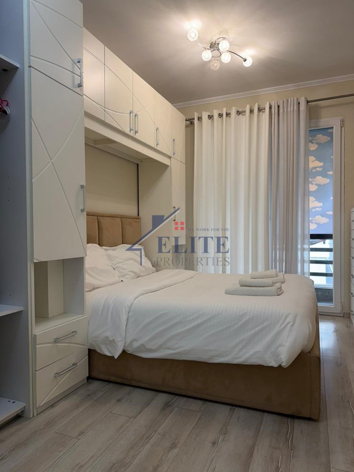 Komuna e Parisit  –  apartament 2+1+2 me qira