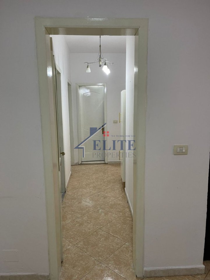 Komuna e Parisit – two bedroom apartment for rent