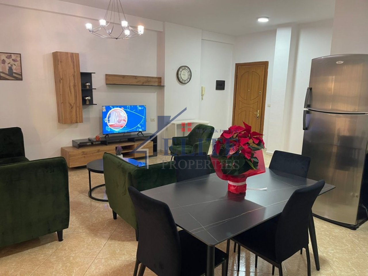 Komuna e Parisit – two bedroom apartment for rent