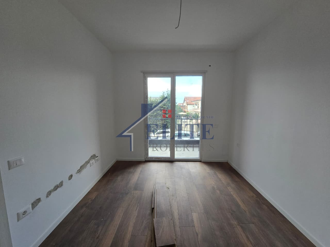 Golden Hands Paskuqan, appartamento con due camere da letto in vendita